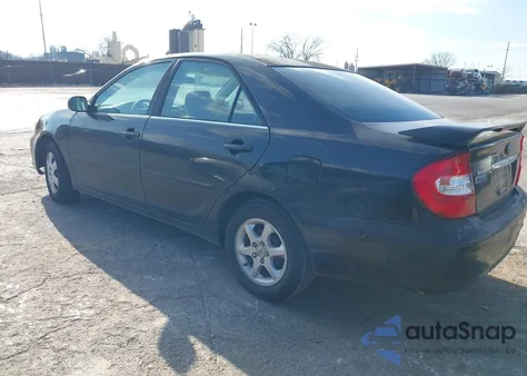 2004 Toyota Camry Le z USA, uszkodzony, nr VIN 4T1BE32K94U316386